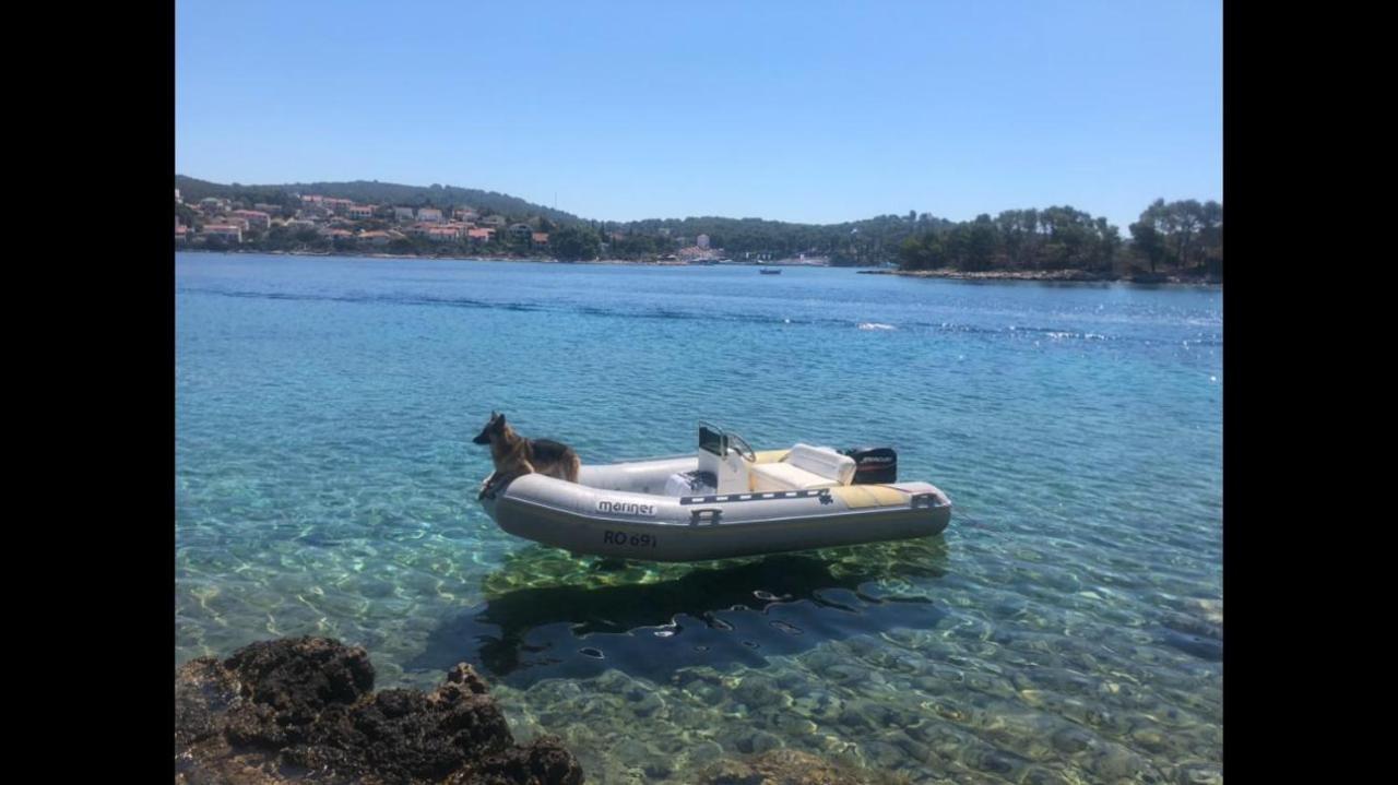 Apartment In Maslinica 70M From The Sea Εξωτερικό φωτογραφία