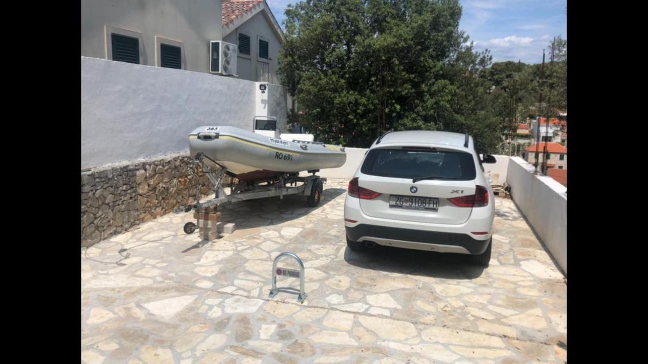 Apartment In Maslinica 70M From The Sea Εξωτερικό φωτογραφία