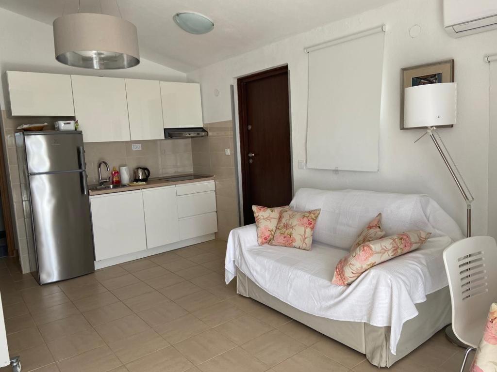 Apartment In Maslinica 70M From The Sea Εξωτερικό φωτογραφία