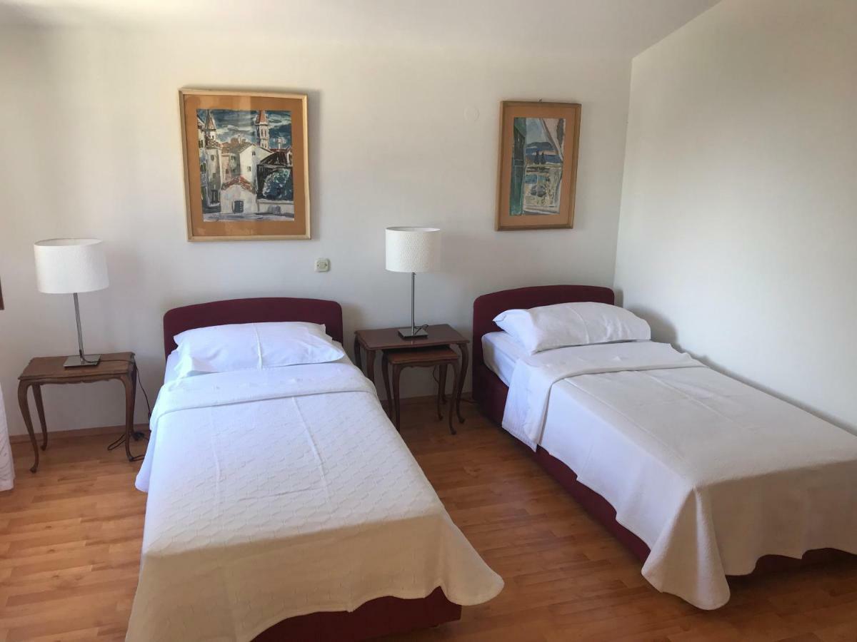 Apartment In Maslinica 70M From The Sea Εξωτερικό φωτογραφία