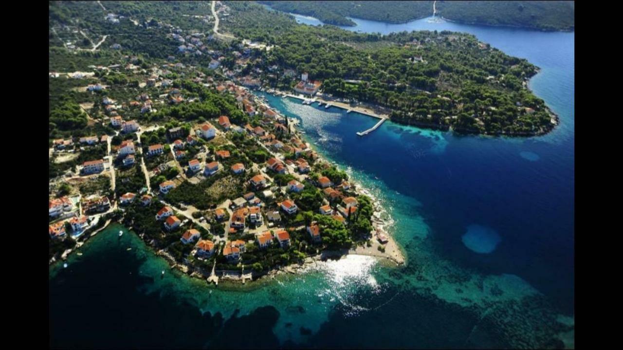Apartment In Maslinica 70M From The Sea Εξωτερικό φωτογραφία