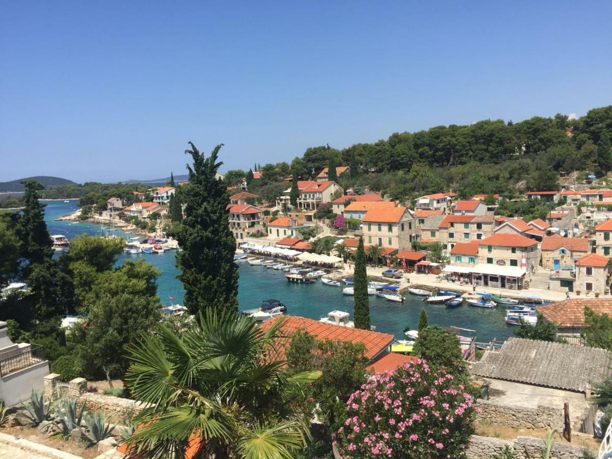 Apartment In Maslinica 70M From The Sea Εξωτερικό φωτογραφία