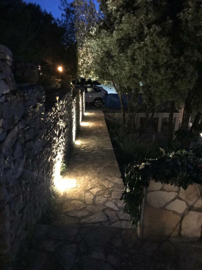 Apartment In Maslinica 70M From The Sea Εξωτερικό φωτογραφία
